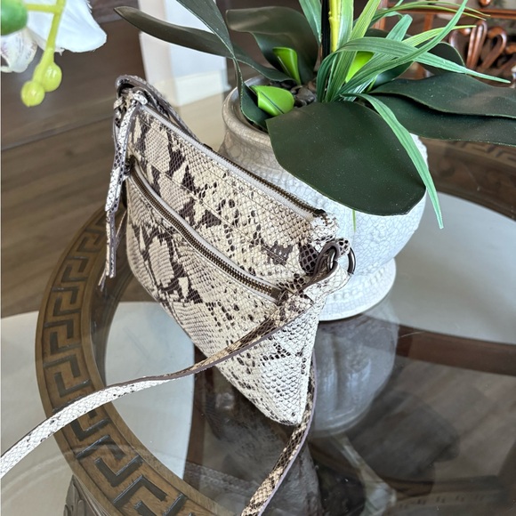 🤎🤍MARGOT NEW YORK LEATHER SNAKESKIN PRINT CROSSBODY BAG! SALE 🤎🤍 SALE - Picture 4 of 9